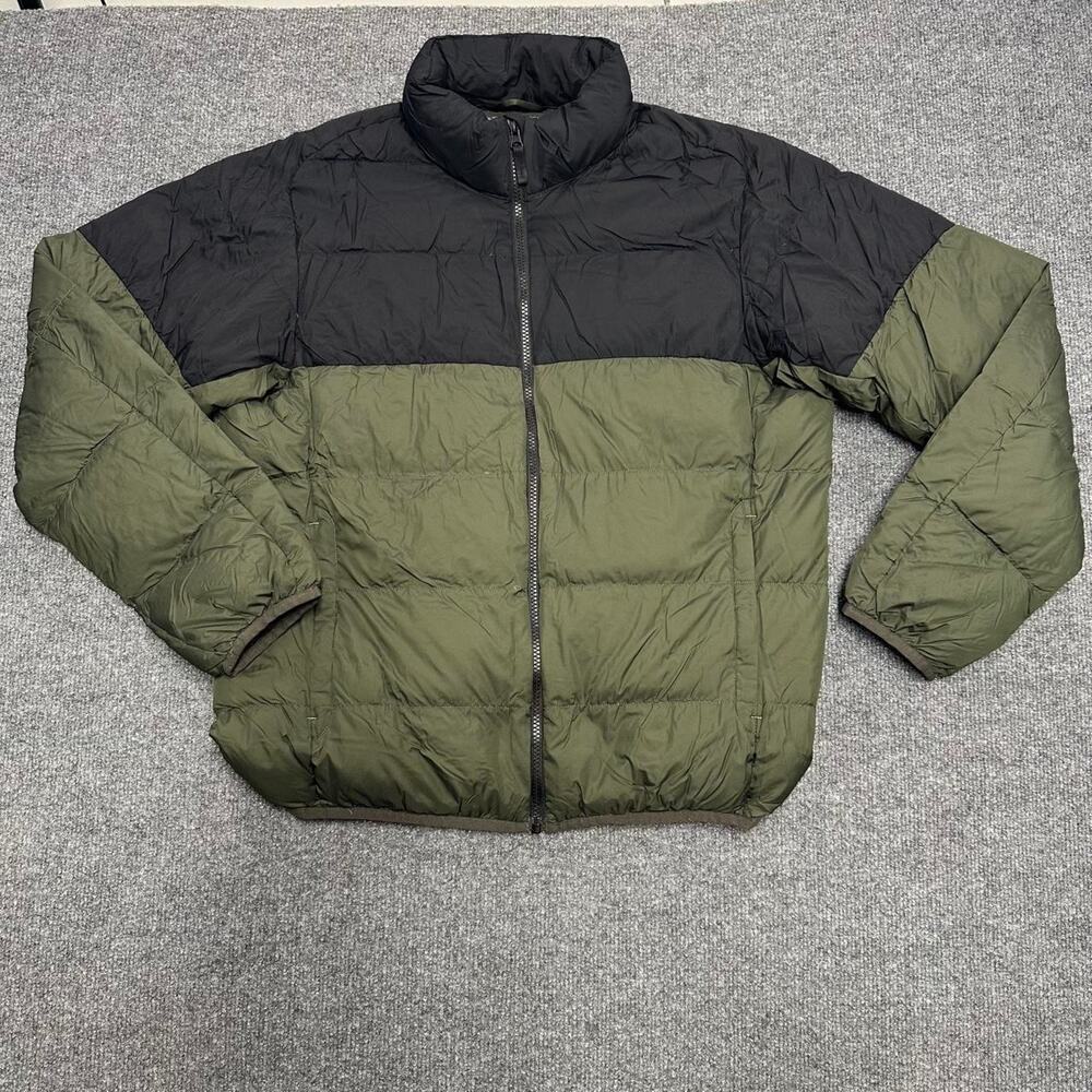 Uniqlo Men’s Ultra Light Down Jacket 3D Cut Wide Quilt Clockblock Zip Up Coat M